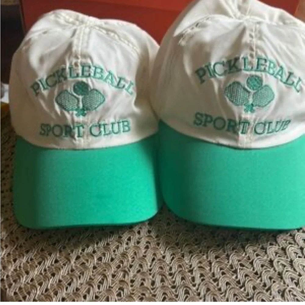 Pickleball Sport Club Two-Tone Cap in Cream and Green